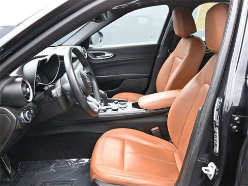 Used 2022 Alfa Romeo Giulia Ti image 10