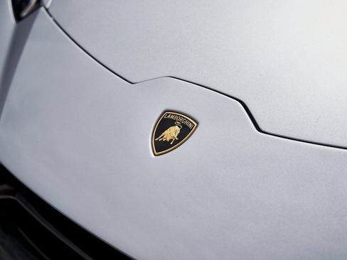 Used 2018 Lamborghini Huracan Performante image 8