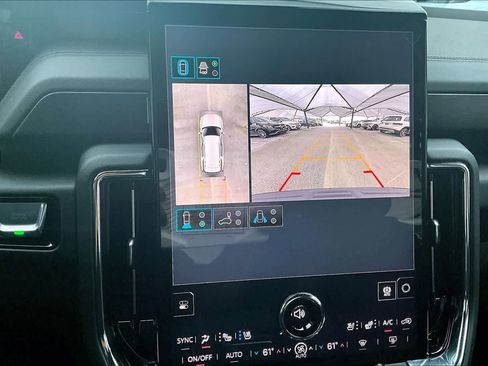 Used 2026 GMC Yukon Denali AWD/4WD image 26