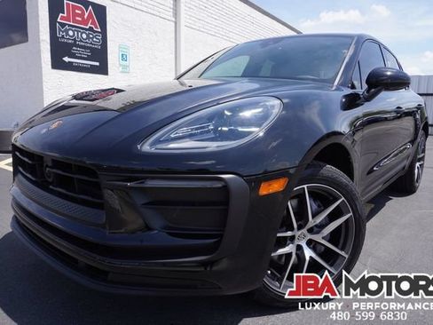 Used 2024 Porsche Macan AWD/4WD image 1
