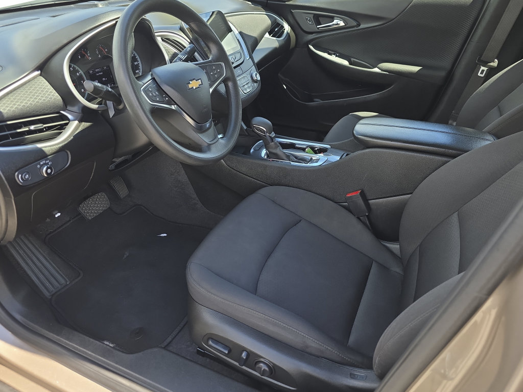 Used 2025 Chevrolet Malibu LT FWD image 10