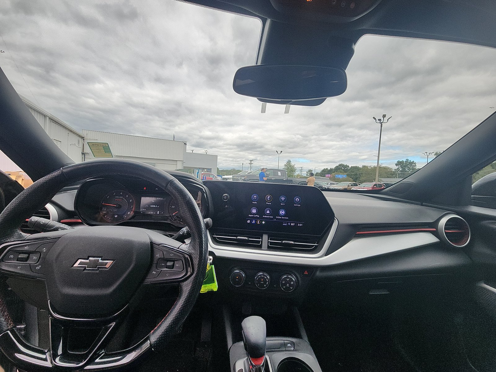 Used 2024 Chevrolet Trax RS FWD image 17