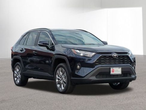 Certified 2025 Toyota RAV4 XLE Premium image 3