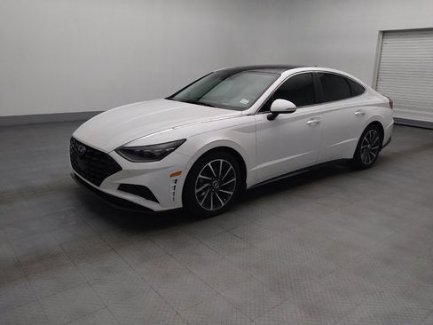 Used 2022 Hyundai Sonata Limited FWD image 2