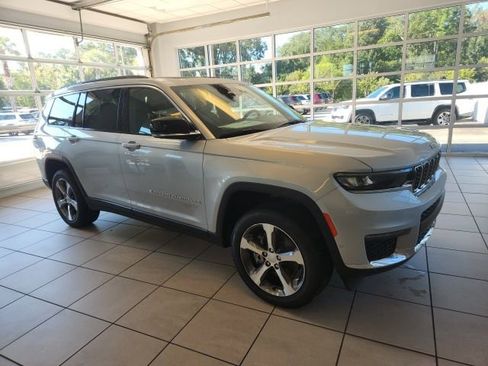 New 2025 Jeep Grand Cherokee L Limited w/ Luxury Tech Group II image 4