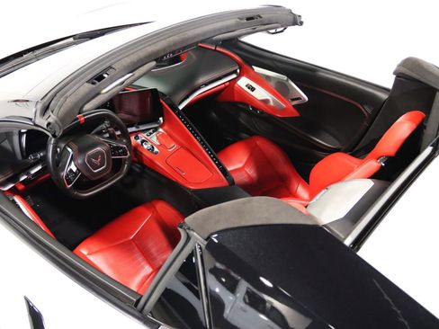 Used 2024 Chevrolet Corvette Stingray Premium Conv w/ Z51 Performance Package RWD image 37