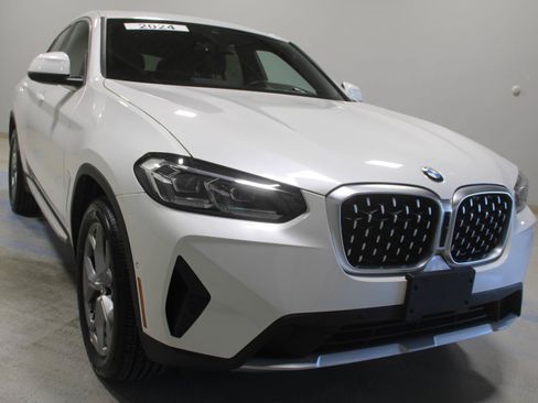 Used 2024 BMW X4 xDrive30i w/ Parking Assistance Package AWD/4WD image 16
