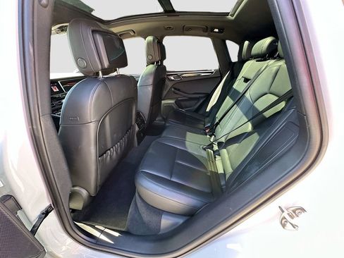 Certified 2023 Porsche Macan AWD/4WD image 24