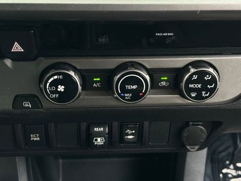 Used 2018 Toyota Tacoma SR5 image 27