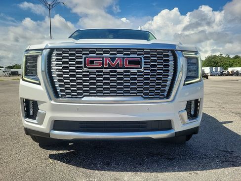 Used 2024 GMC Yukon Denali w/ Denali Reserve Package AWD/4WD image 4