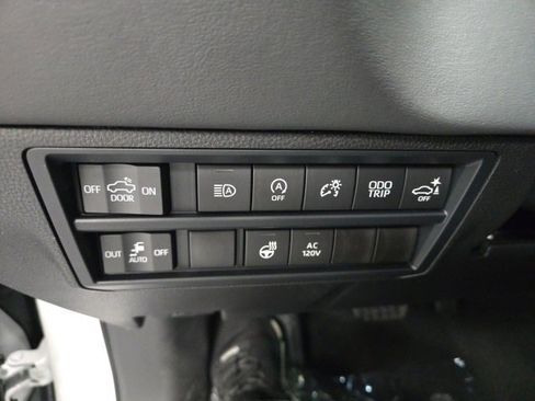 New 2026 Toyota Tundra Platinum image 32