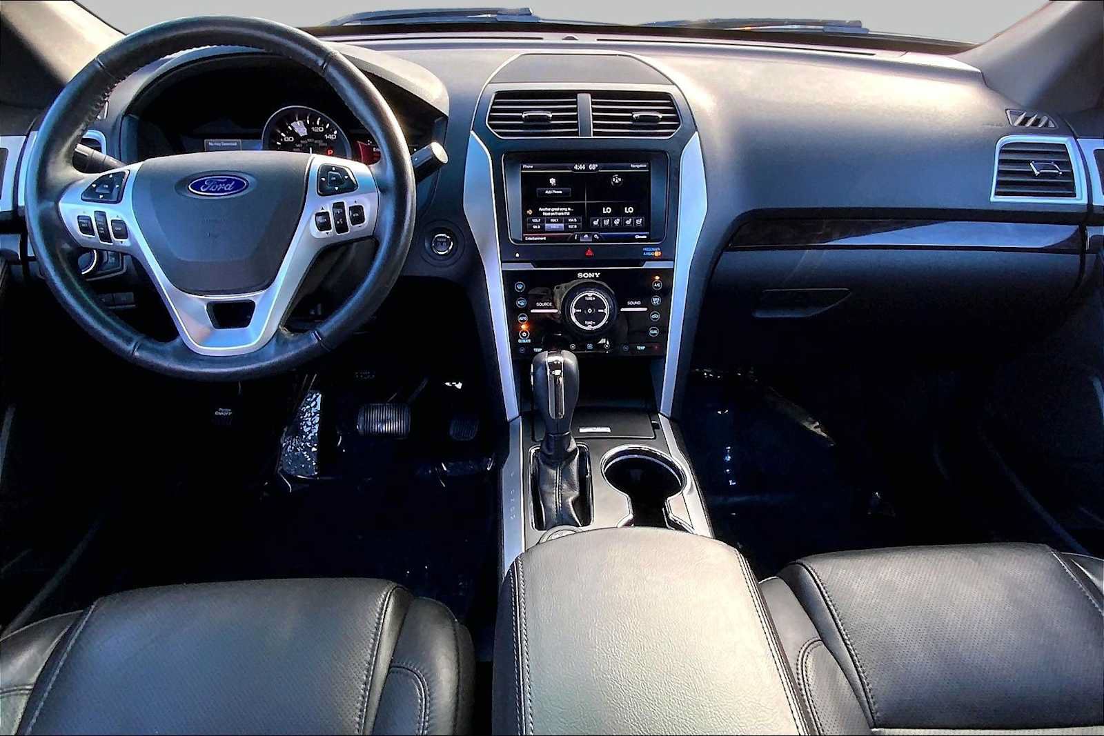 Used 2015 Ford Explorer Limited w/ Equipment Group 302A AWD/4WD image 15