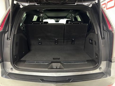 Used 2022 Cadillac Escalade Premium Luxury w/ Performance Package AWD/4WD image 30