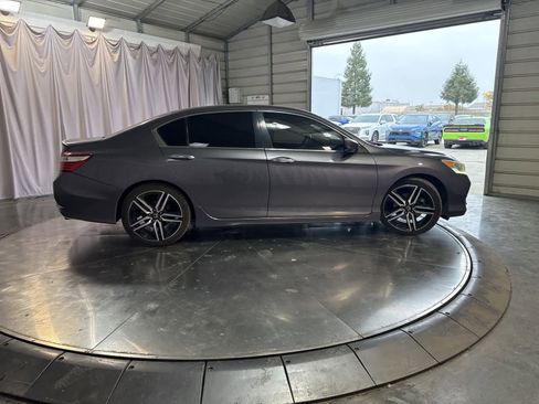 Used 2016 Honda Accord Sport image 4