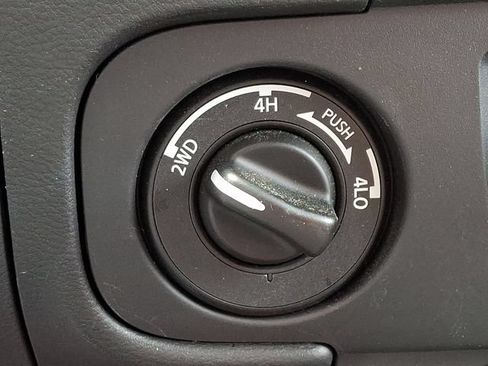 Used 2025 Nissan Frontier PRO-4X w/ Pro Convenience Package AWD/4WD image 23