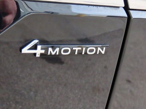 Used 2025 Volkswagen Atlas SEL Premium R-Line image 20