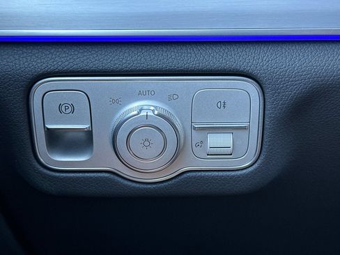 Certified 2025 Mercedes-Benz GLE 350 4MATIC image 32