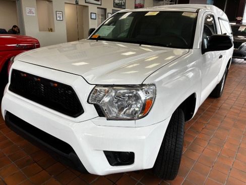 Used 2014 Toyota Tacoma 2WD Regular Cab image 7