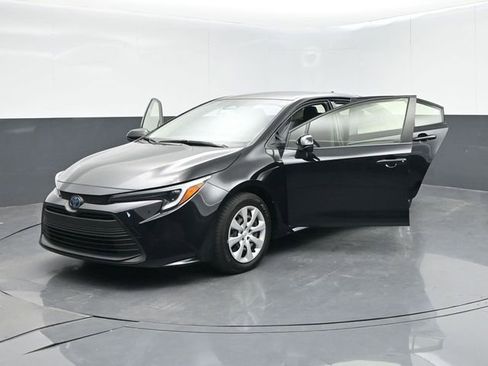 Used 2024 Toyota Corolla LE image 59