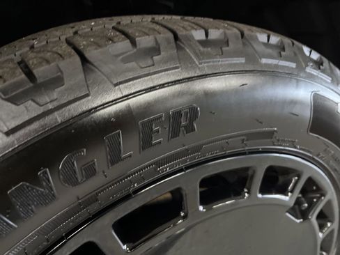 Used 2025 Ford Maverick Lobo image 13