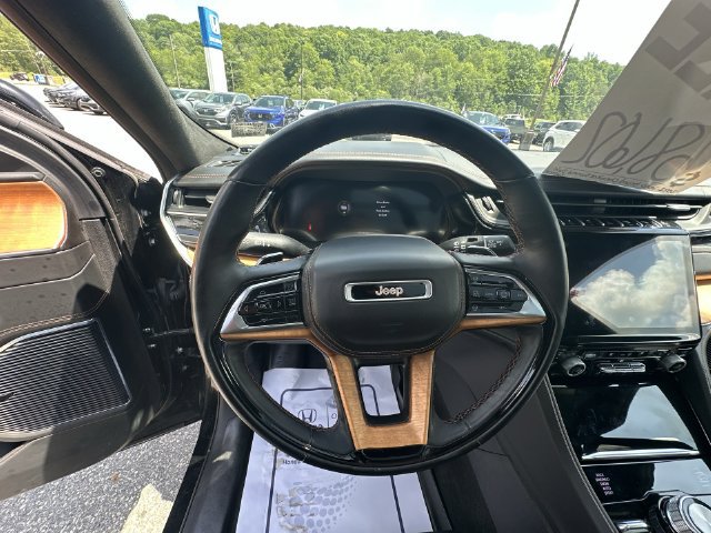 Used 2022 Jeep Grand Cherokee Summit AWD/4WD image 14