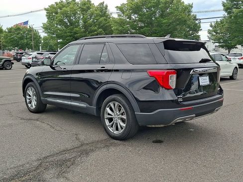 Used 2023 Ford Explorer XLT w/ Equipment Group 202A AWD/4WD image 7