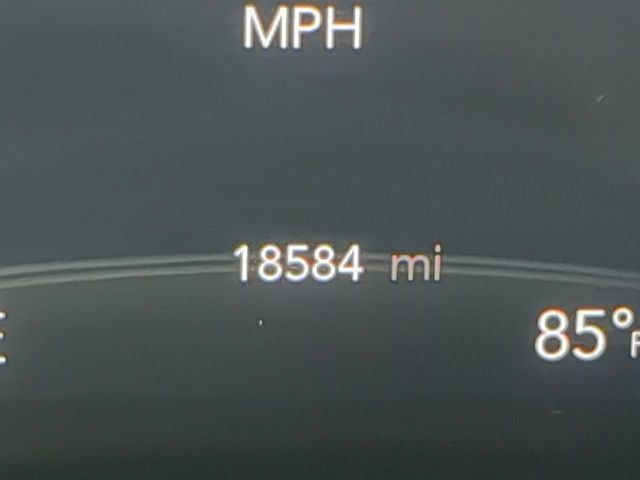 Used 2025 Chrysler Pacifica Pinnacle w/ Trailer Tow Group FWD image 35