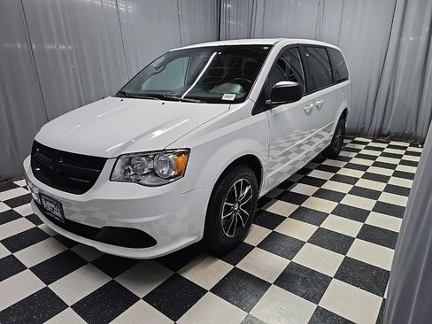 Used 2015 Dodge Grand Caravan SE w/ Quick Order Package 29E SE image 1