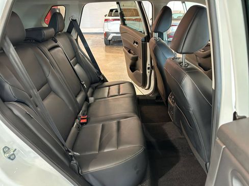 Used 2026 Nissan Rogue SL FWD image 39