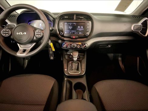Used 2025 Kia Soul LX image 15