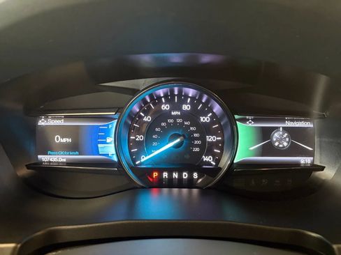Used 2018 Ford Explorer XLT w/ Equipment Group 202A AWD/4WD image 34