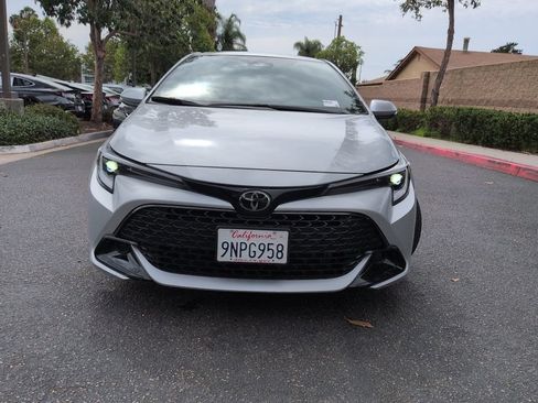Used 2025 Toyota Corolla SE w/ SE Package FWD image 3