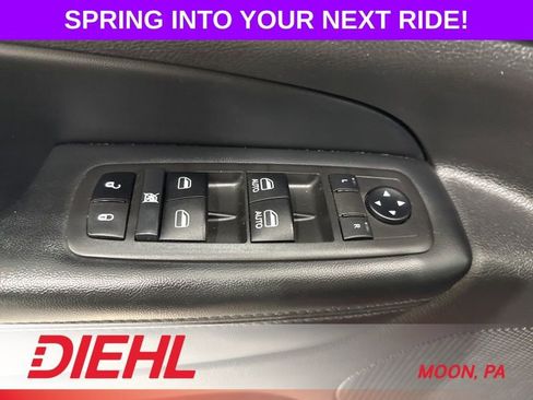 Used 2021 Jeep Grand Cherokee Laredo AWD/4WD image 23