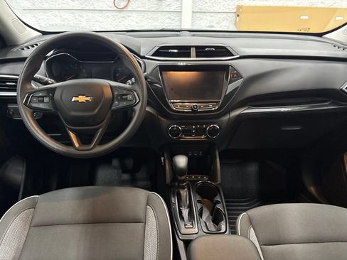 Used 2022 Chevrolet TrailBlazer LT w/ Convenience Package FWD image 12