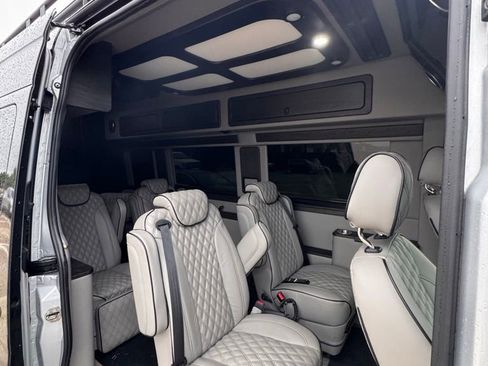 Used 2021 Mercedes-Benz Sprinter 3500 image 7