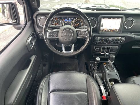 Used 2020 Jeep Gladiator Overland AWD/4WD image 2