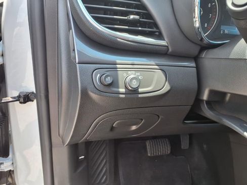 Used 2022 Buick Encore Preferred w/ Safety Package image 17