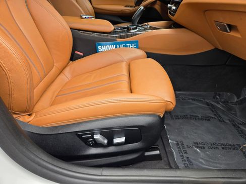 Used 2019 BMW 530e w/ M Sport Package RWD image 45