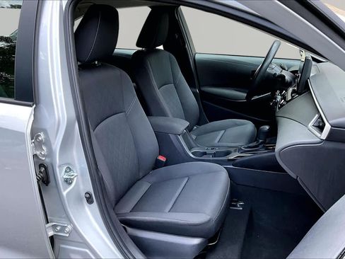 Certified 2025 Toyota Corolla LE FWD image 9