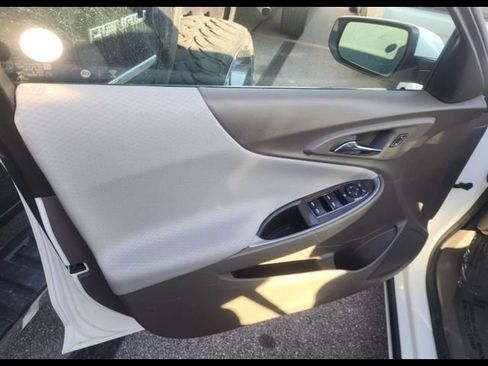 Used 2022 Chevrolet Malibu LT image 16