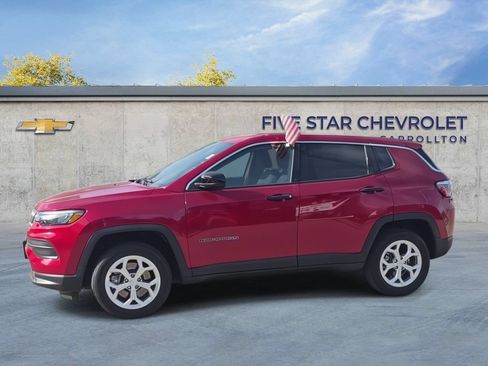 Used 2024 Jeep Compass Sport AWD/4WD image 4