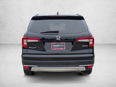 Used 2021 Honda Pilot Touring image 8