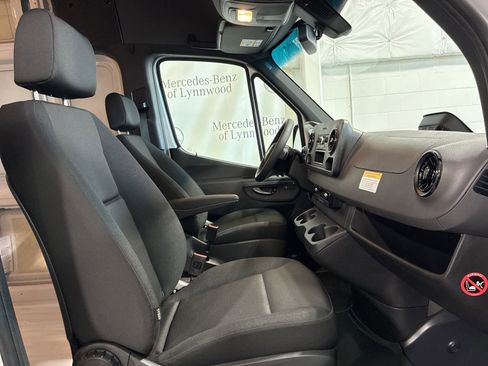 New 2025 Mercedes-Benz Sprinter 2500 image 12