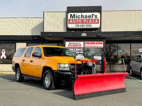 Used 2011 Chevrolet Suburban 2500 image 2