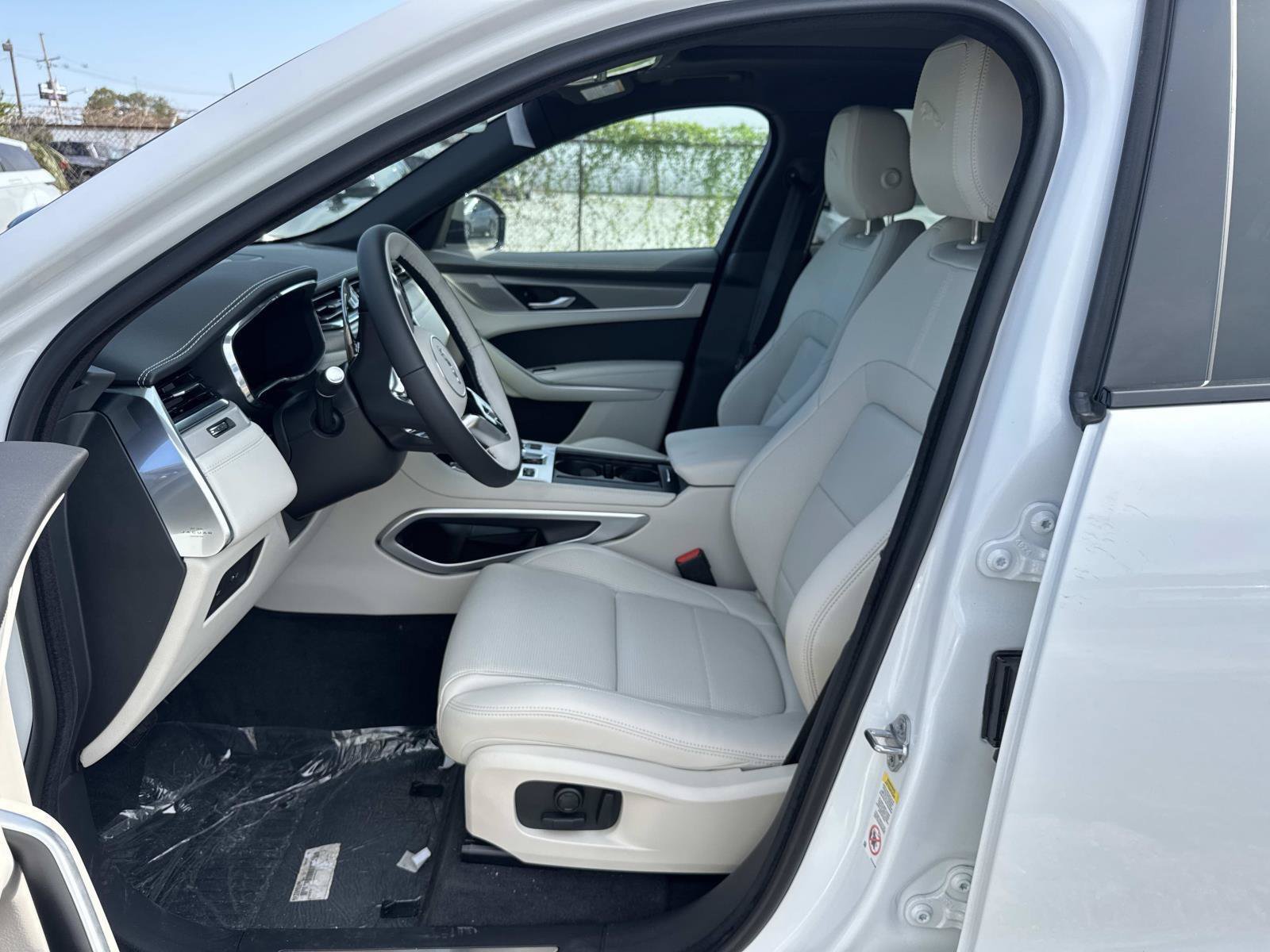 New 2026 Jaguar F-PACE R-Dynamic S AWD/4WD image 10