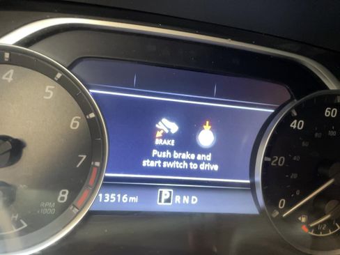 Used 2024 Nissan Frontier SV w/ SV Convenience Package image 6