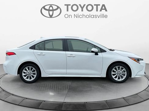 Used 2020 Toyota Corolla LE w/ LE Premium Package FWD image 7