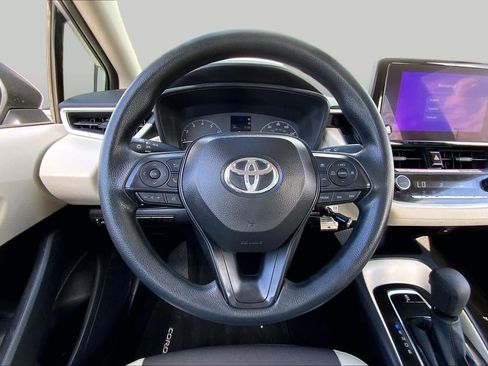 Used 2025 Toyota Corolla LE FWD image 6