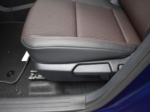 Certified 2025 Nissan Kicks SR image 7