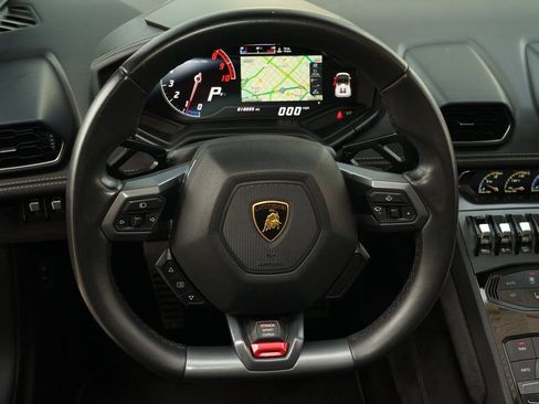 Used 2016 Lamborghini Huracan LP 610-4 AWD/4WD image 12